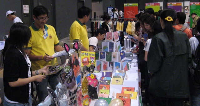 義工，在短短的時間，已掌握到每件產品的資訊