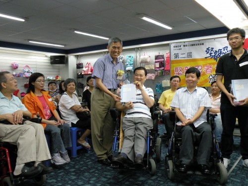 田慶先副主席為林銘仲頒獎