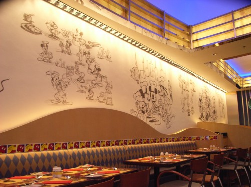 米奇廚師餐廳,設計都是配合主題。