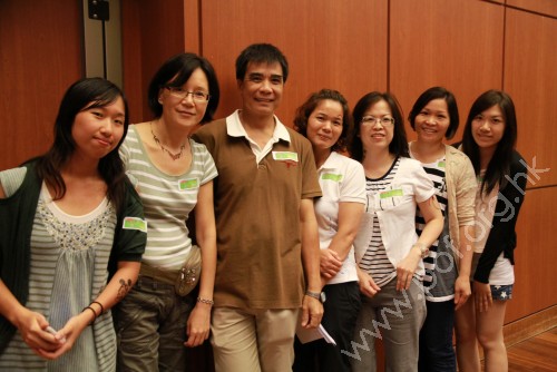 義工合影(左起)︰鄭怡泠、李夏林、陳國禧、范偉紅、吳瑞萍、蘇遠文、李沛瑭