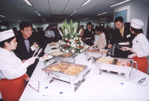 由障殘員工關景賢先生安排的自助餐,贏得一眾口碑。