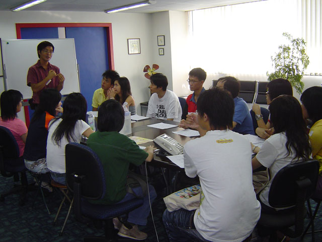 主講嘉賓手語導師徐裕敏先生